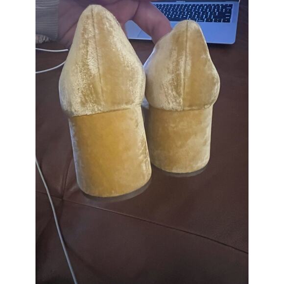 NEW Rupert Sanderson Naxos Velvet Pump In Daffodil In Yellow 40 - Picture 5 of 5